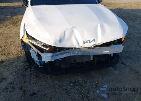 2022 Kia K5 Gt-Line z USA, uszkodzony, nr VIN 5XXG64J22NG143087